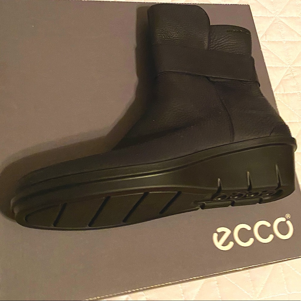 Ecco Wedge Boots! Sz 10